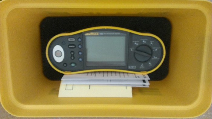 FLUKE_3.jpg
